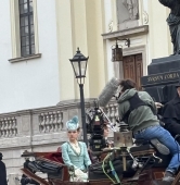 Sandra Drzymalska na planie "Lalki" | fot. Bartosz Pańczyk