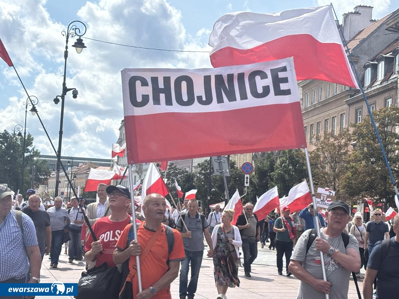 Tłumy z okazji zaprzysiężenia Karola Nawrockiego na Prezydenta Polski | fot. Bartosz Pańczyk