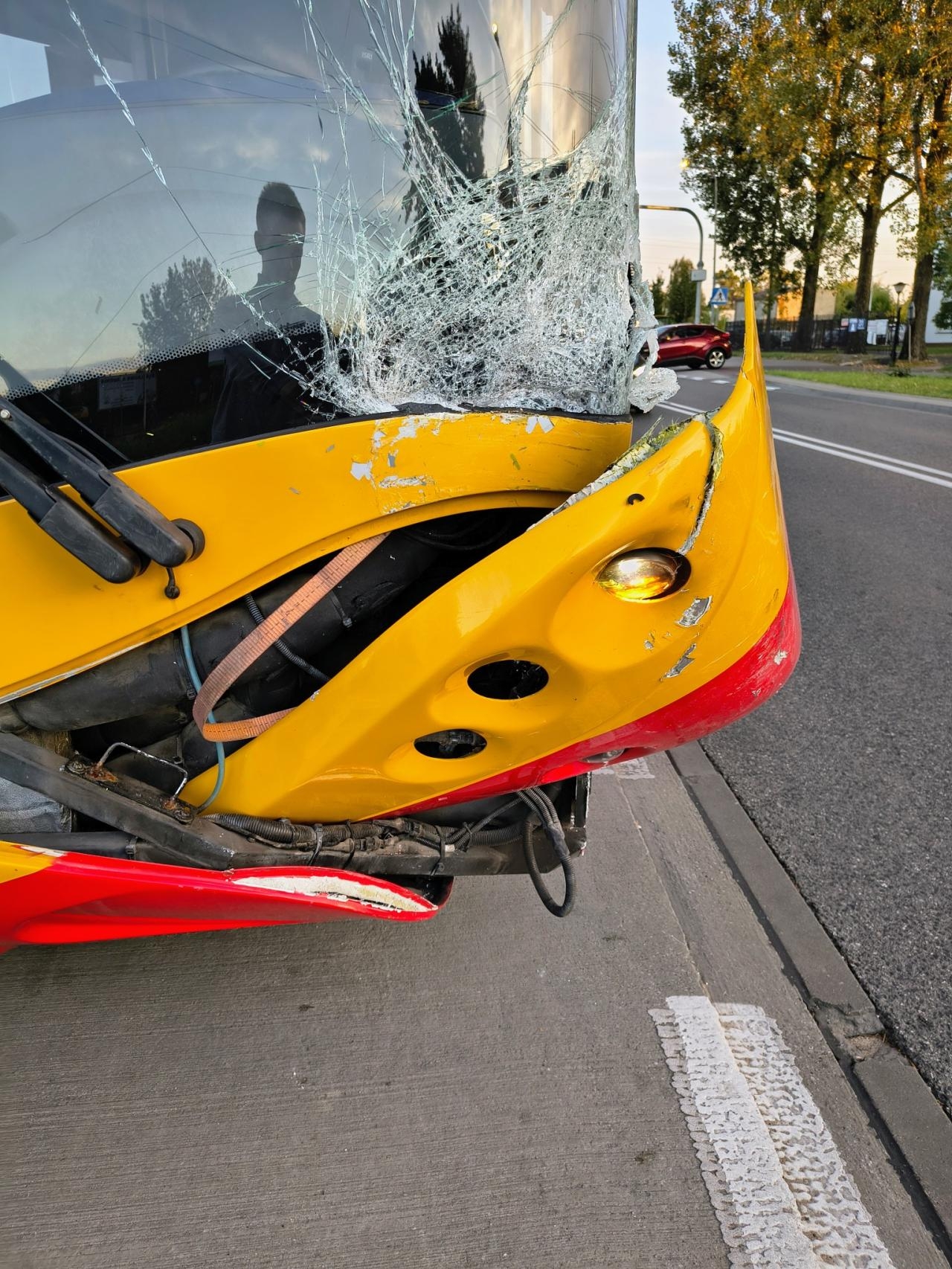 autobus po wypadku | fot. Antoni K./facebook