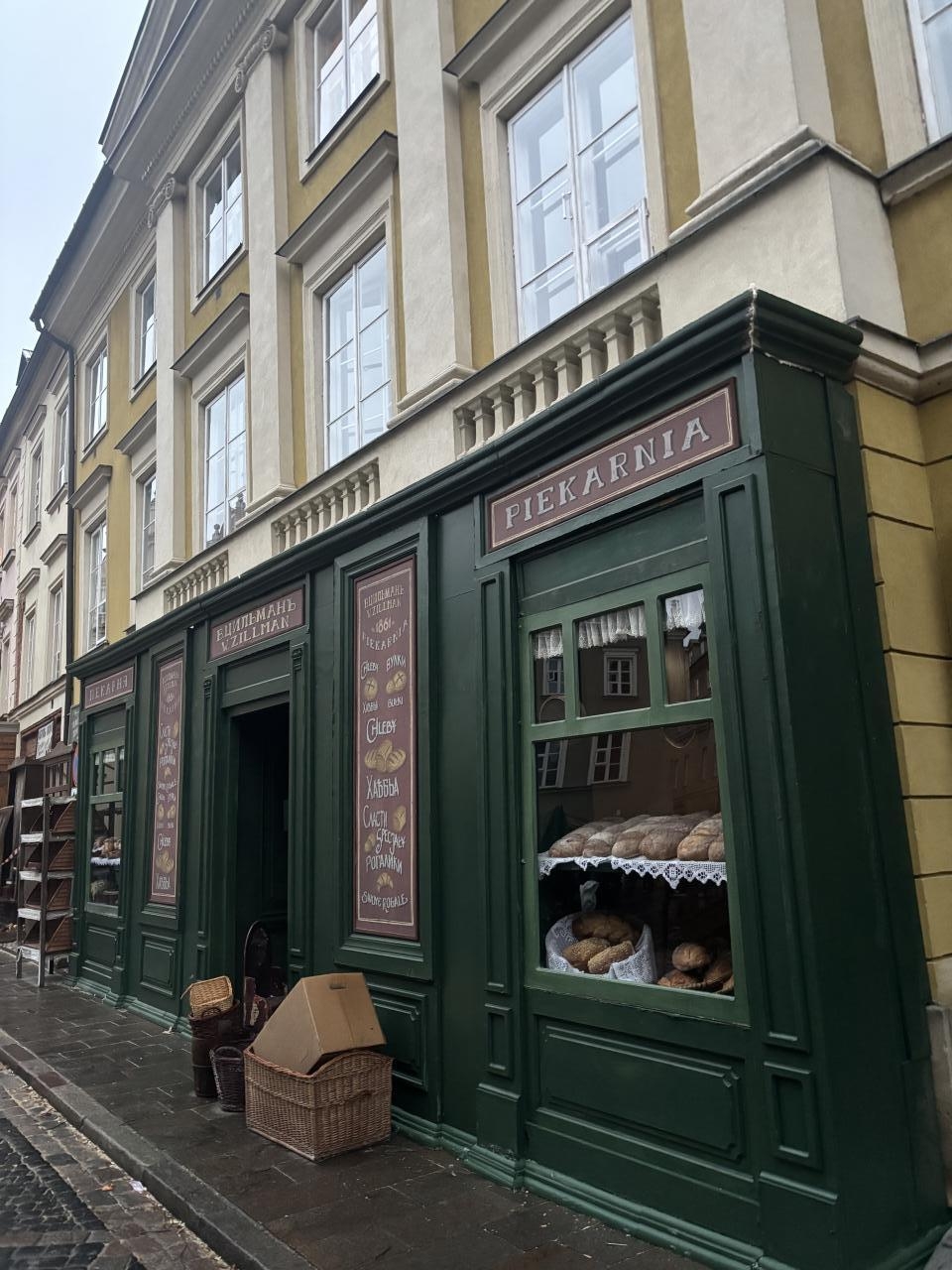 plan "Lalki" na Starym Mieście w Warszawie | fot. Bartosz Pańczyk